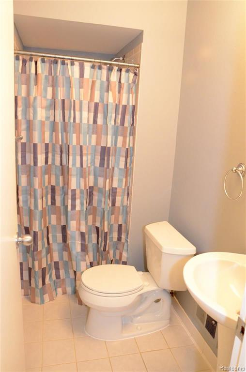 43077 Avon Road Canton, MI 48187 - Photo 39 of 52