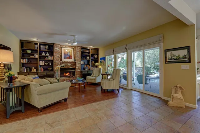 $995,000 | 8801 Villa Campo Way, Fair Oaks, CA 95628