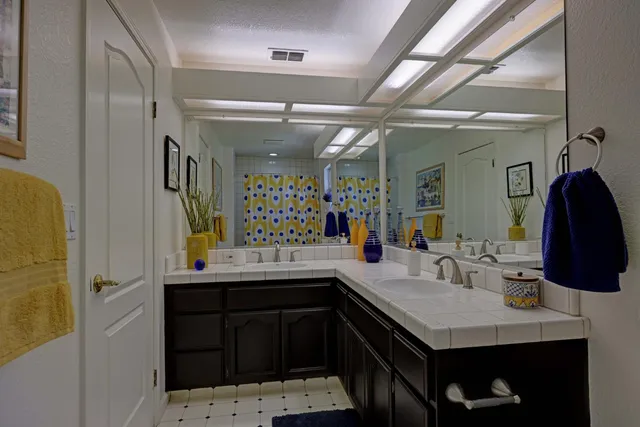 $995,000 | 8801 Villa Campo Way, Fair Oaks, CA 95628