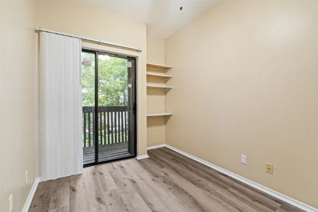 $1,200 | 612 Park Place, Unit 204, Austin, TX 78705