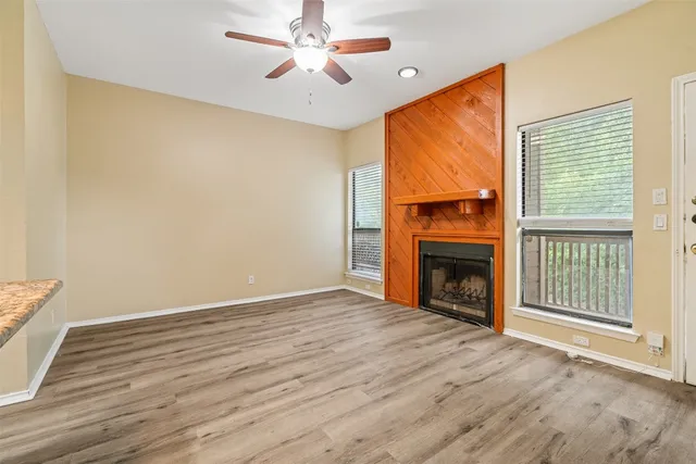 $1,200 | 612 Park Place, Unit 204, Austin, TX 78705