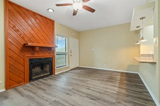 $1,200 | 612 Park Place, Unit 204, Austin, TX 78705