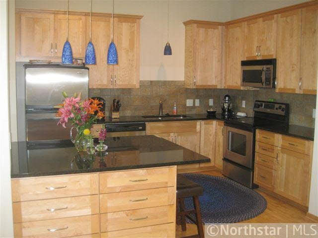 312 Spring Street, Unit 403 St. Paul, MN 55102 - Photo 7 of 16 Gallery Image 7