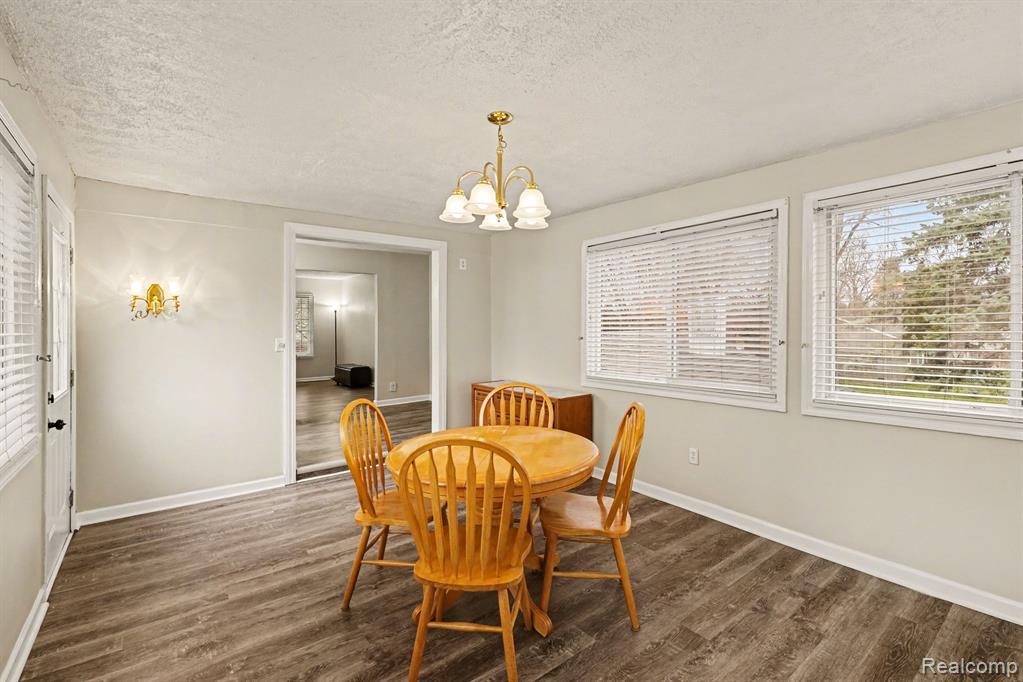 1784 Byron Road Howell, MI 48855 - Photo 17 of 33