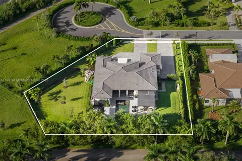 $3,600,000 | 14940 Southwest 16th Court, Davie, FL 33326
