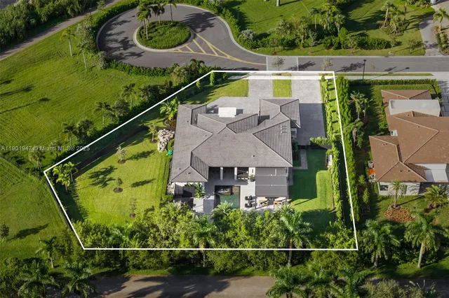 $3,600,000 | 14940 Southwest 16th Court, Davie, FL 33326