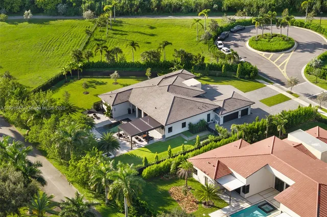 $3,600,000 | 14940 Southwest 16th Court, Davie, FL 33326
