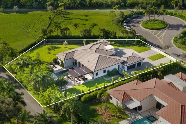 $3,600,000 | 14940 Southwest 16th Court, Davie, FL 33326