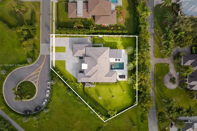 $3,600,000 | 14940 Southwest 16th Court, Davie, FL 33326