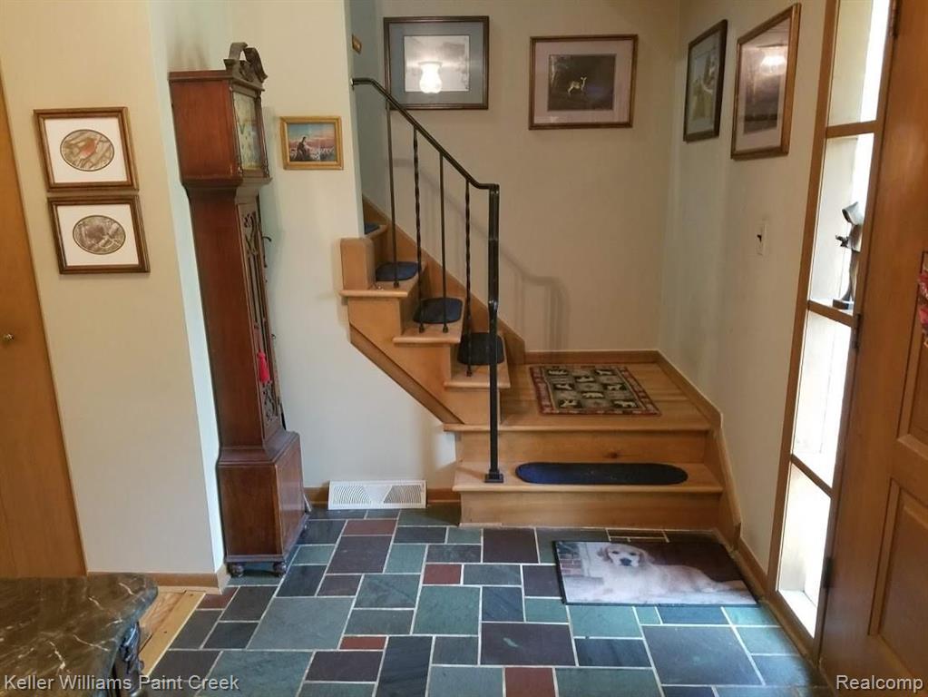 461 Gunder Drive Rochester Hills, MI 48309 - Photo 2 of 29