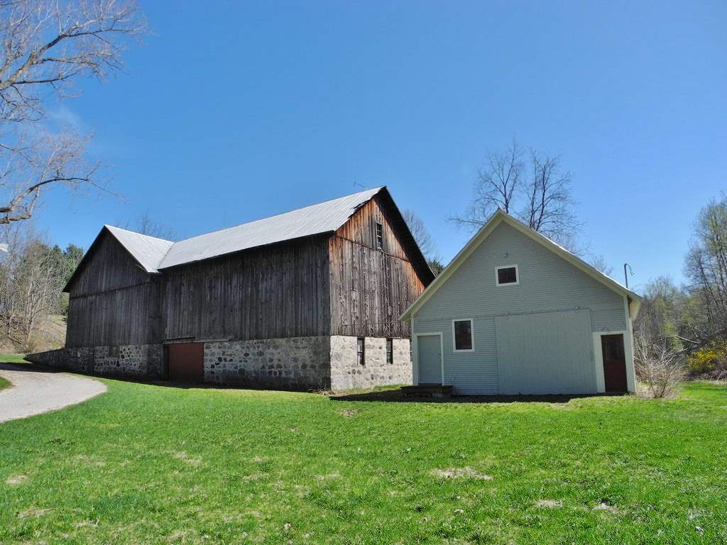 2253 South Richter Road Suttons Bay, MI 49682 - Photo 9 of 35 1844764-8.JPG