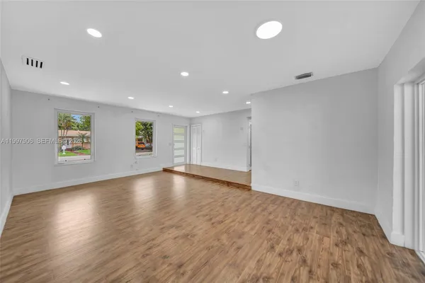 $4,500 | 15010 Northeast 7th Avenue, Miami, FL 33161