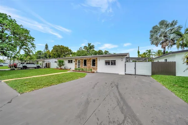 $4,500 | 15010 Northeast 7th Avenue, Miami, FL 33161