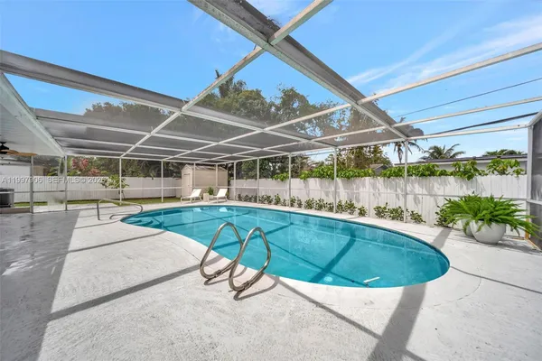 $4,500 | 15010 Northeast 7th Avenue, Miami, FL 33161
