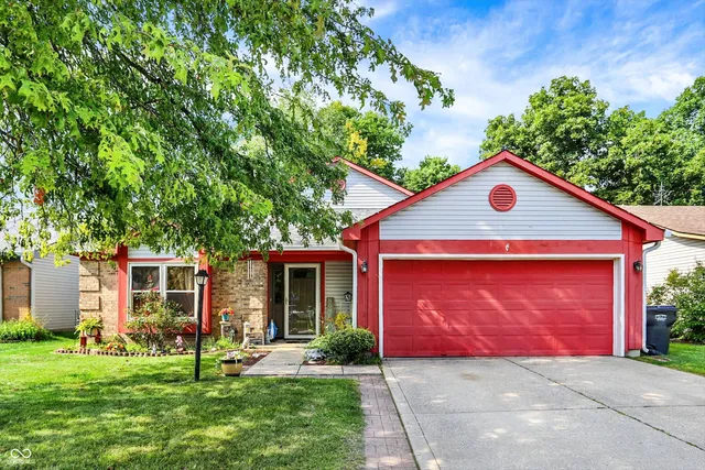 $238,000 | 190 Tracy Ridge Boulevard, Whiteland, IN 46184