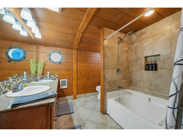 $1,150,000 | 3215 Northwest Inlet Avenue, Lincoln City, OR 97367