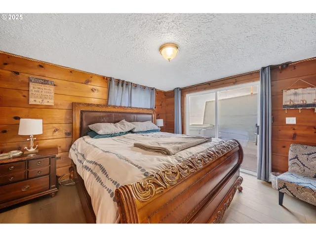 $1,150,000 | 3215 Northwest Inlet Avenue, Lincoln City, OR 97367