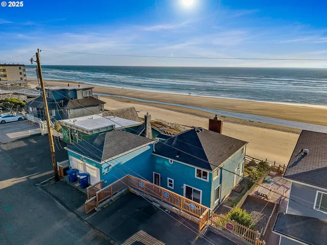 $1,150,000 | 3215 Northwest Inlet Avenue, Lincoln City, OR 97367