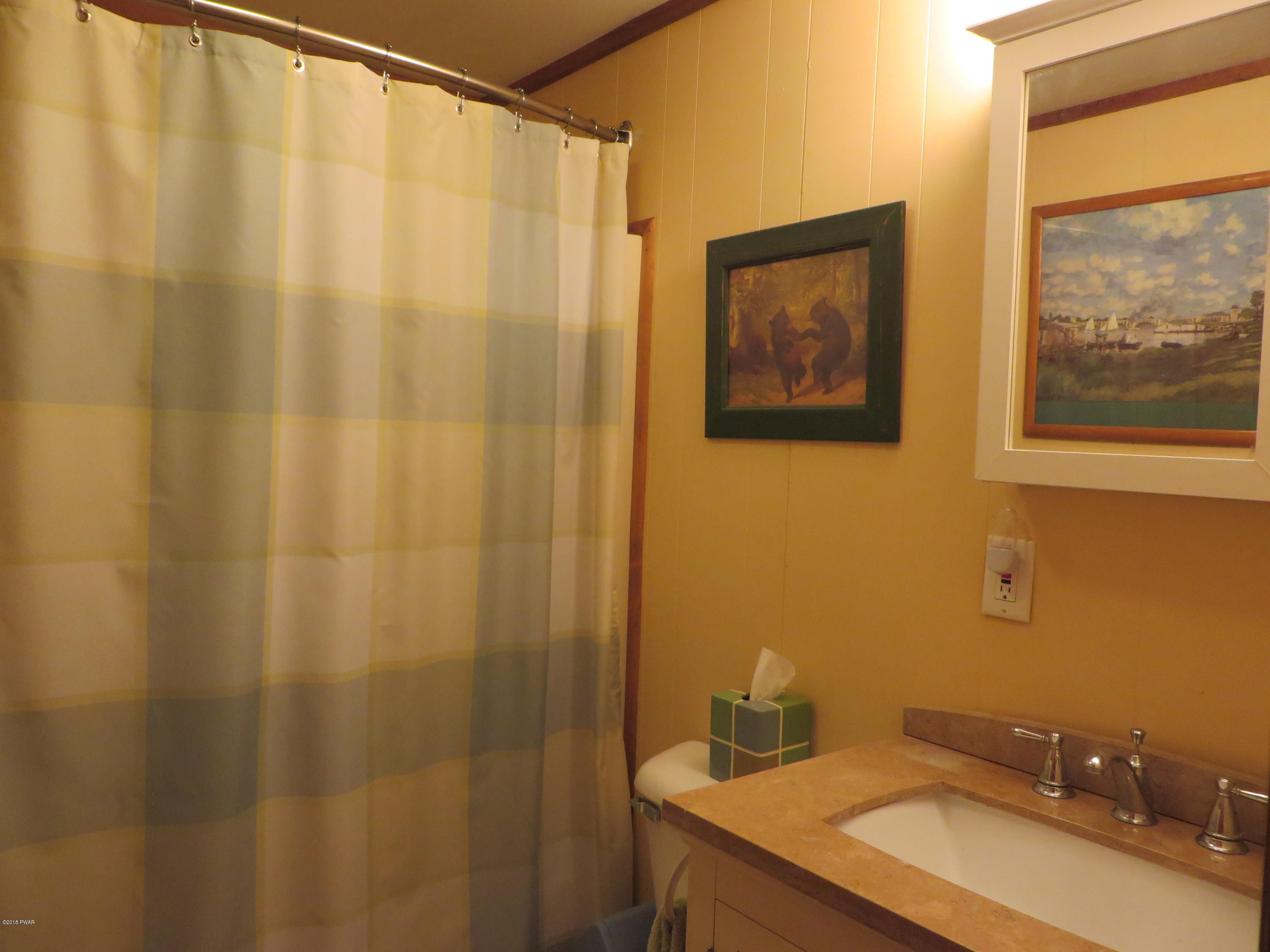 2112 Eagle Path Bushkill, PA 18324 - Photo 16 of 46
