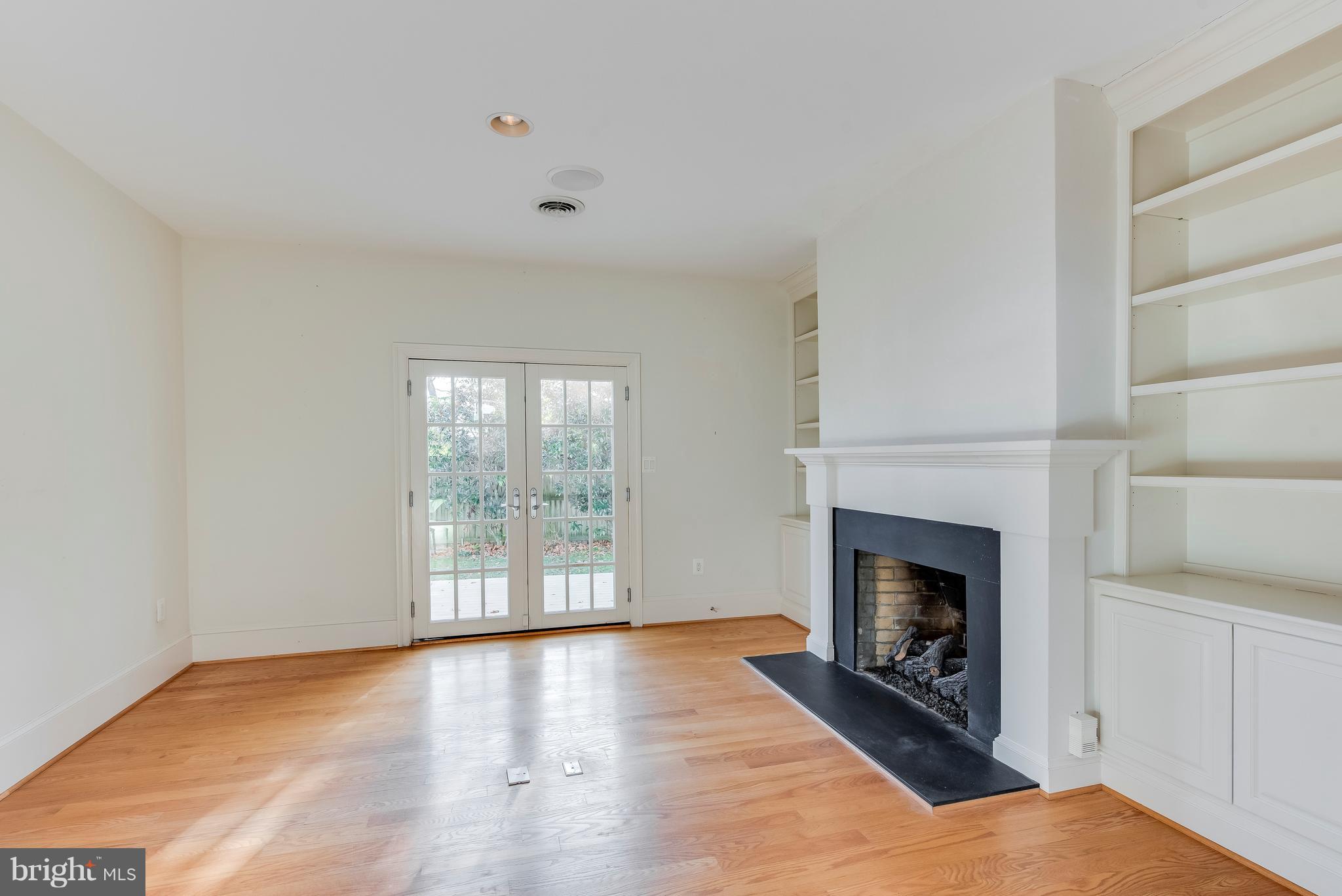 2515 Carrollton Road Annapolis, MD 21403 - Photo 36 of 69 Family Room