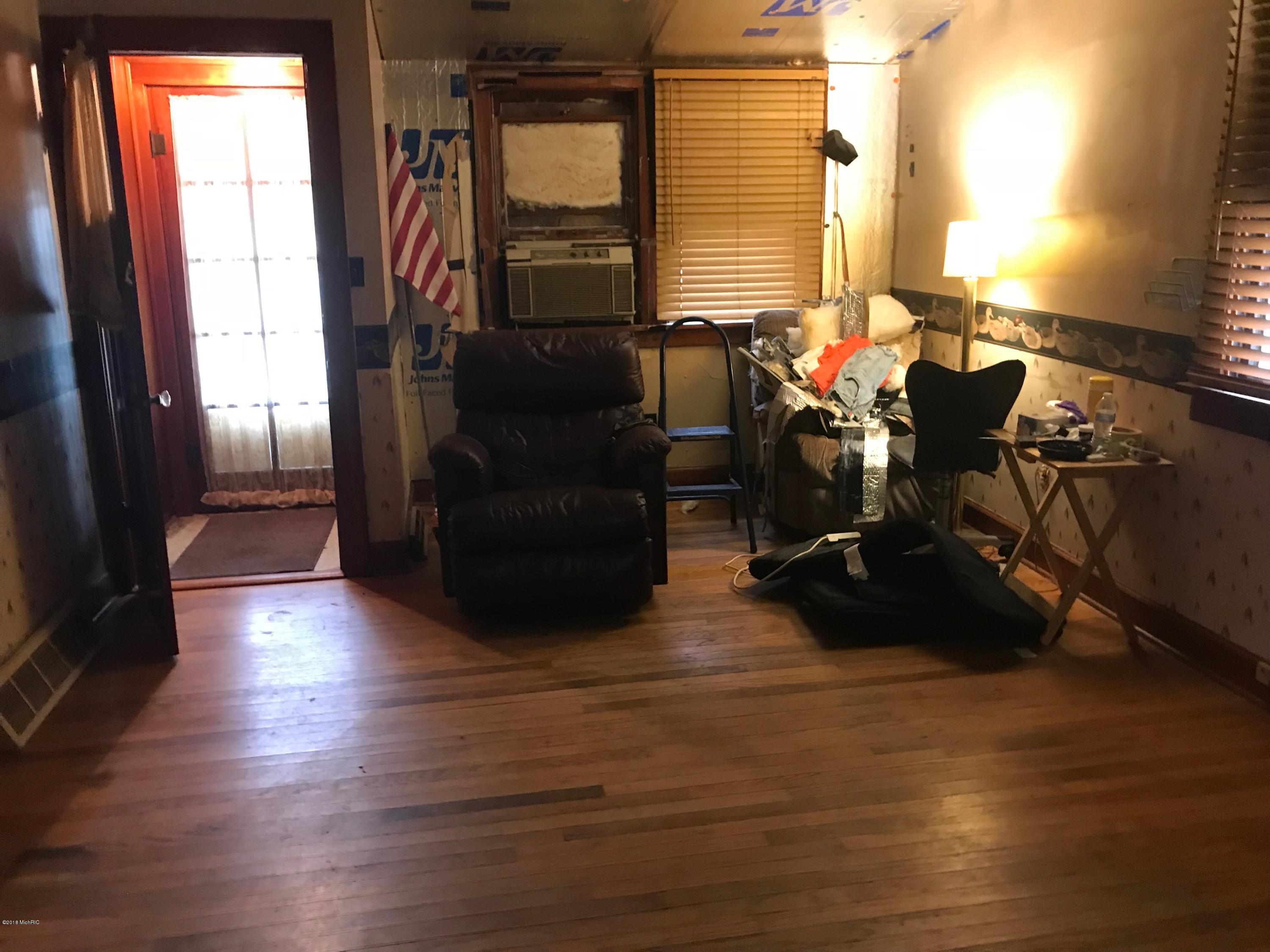 416 West Tyler Road Muskegon, MI 49445 - Photo 3 of 10 IMG-3298