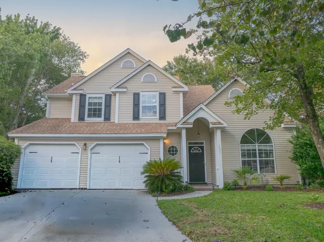 $775,000 | 1901 Oak Tree Lane, Mount Pleasant, SC 29464