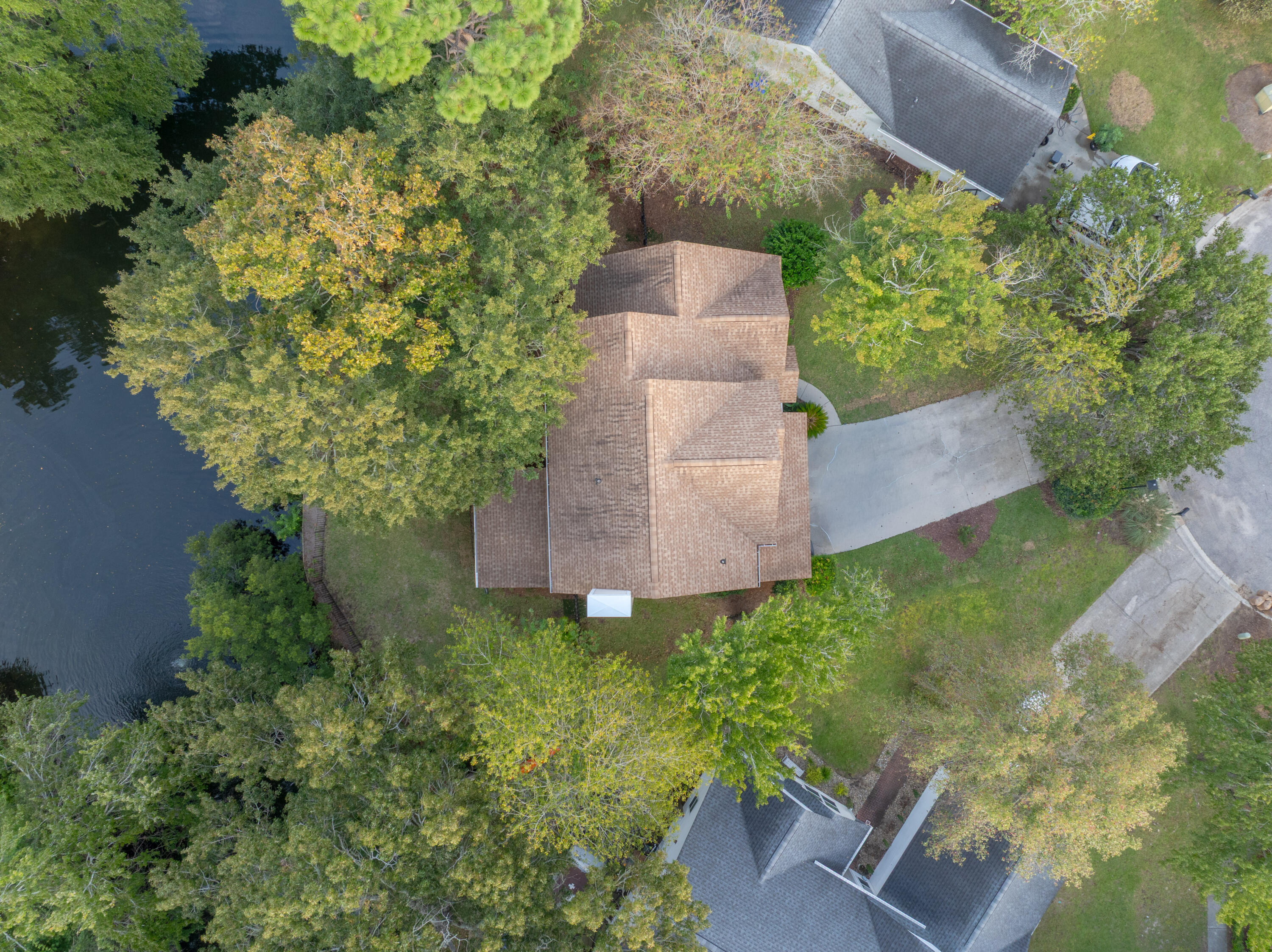 1901 Oak Tree Lane Mount Pleasant, SC 29464 - Photo 4 of 41 DJI_20251008181026_0007_D-HDR