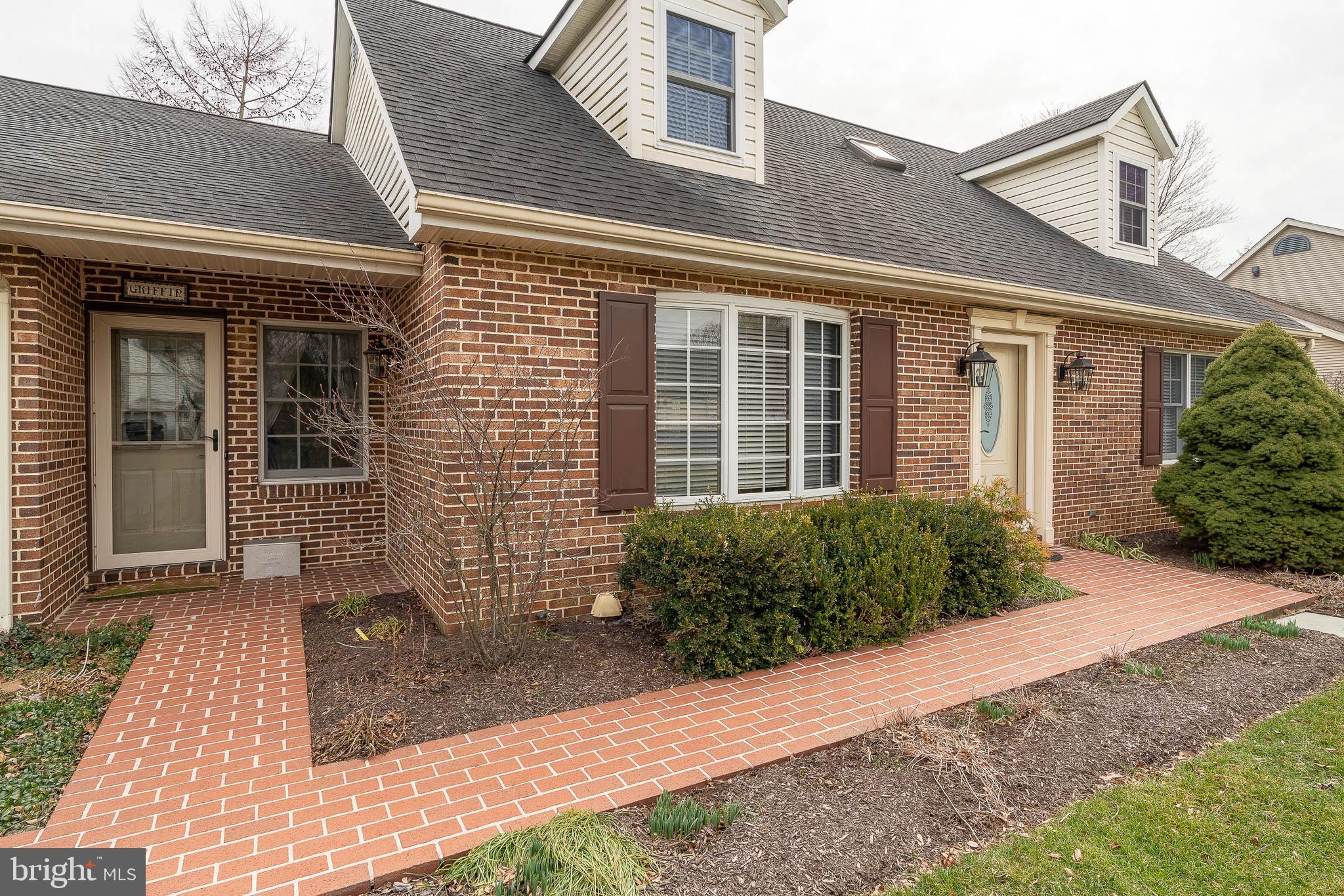33 Longenecker Road Lititz, PA 17543 - Photo 3 of 39