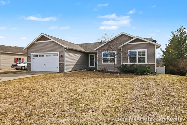$329,000 | 11771 Deerfield Drive, Ravenna, MI 49451