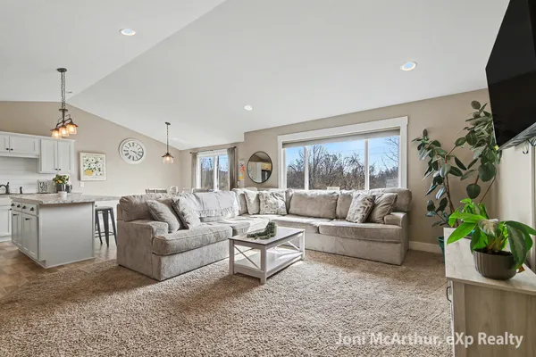 $329,000 | 11771 Deerfield Drive, Ravenna, MI 49451