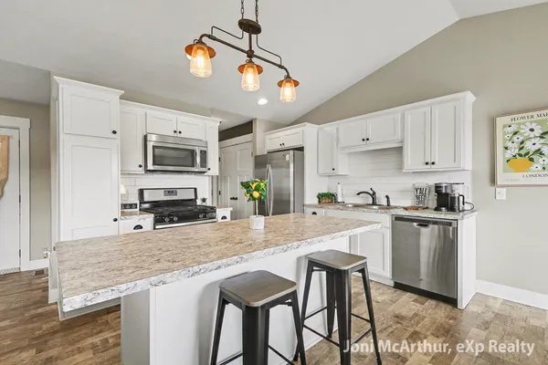 $329,000 | 11771 Deerfield Drive, Ravenna, MI 49451