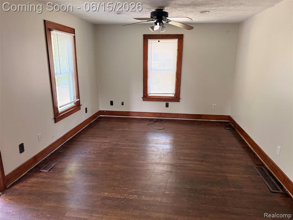 29780 Milford Road New Hudson, MI 48165 - Photo 7 of 14