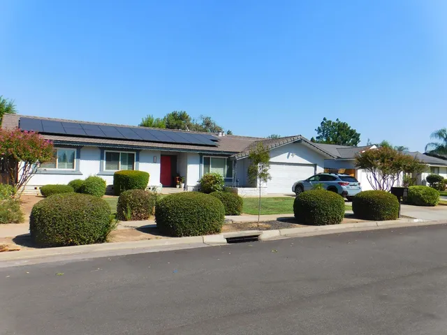 $505,000 | 744 West Palo Alto Avenue, Fresno, CA 93704
