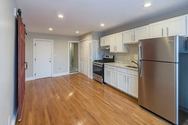 $2,350 | 97 Bridge Salem Ma, Unit 2, Salem, MA 01970