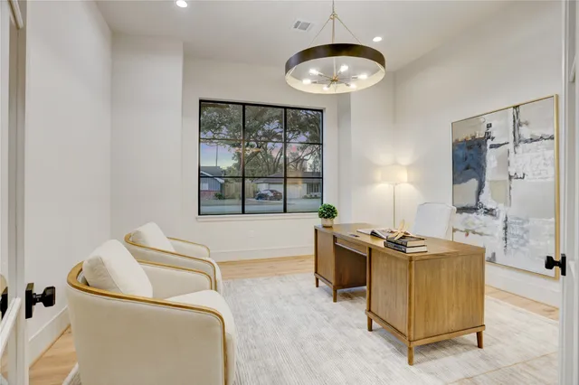 a view of a livingroom with furniture