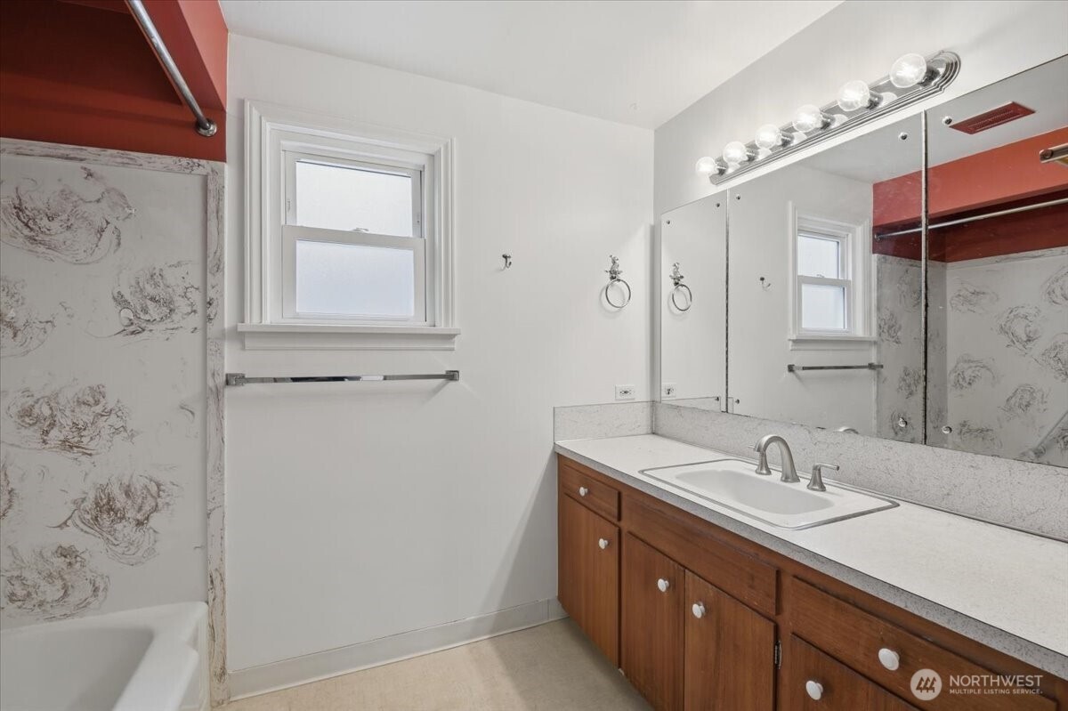 3733 Southwest Webster Street Seattle, WA 98126 - Photo 10 of 22