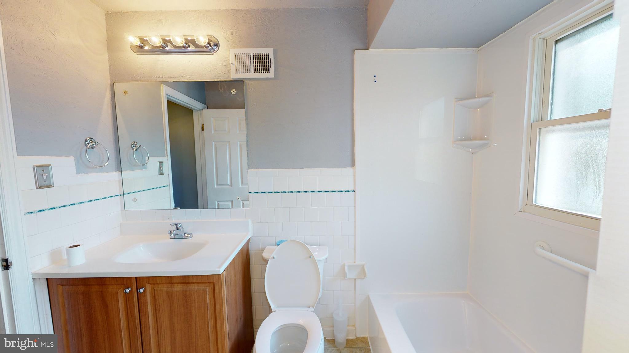 109 Clearview Road Hanover, PA 17331 - Photo 21 of 47 Full bath first floor