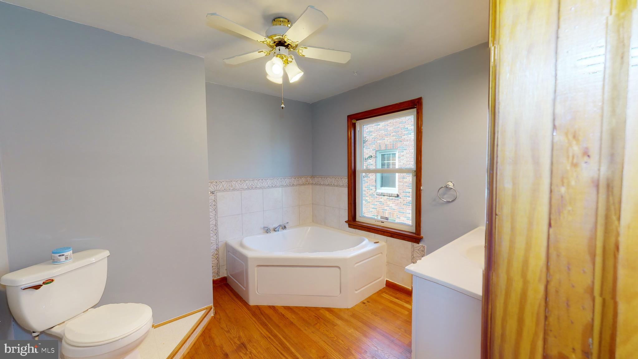 109 Clearview Road Hanover, PA 17331 - Photo 23 of 47 Primary ensuite bathroom