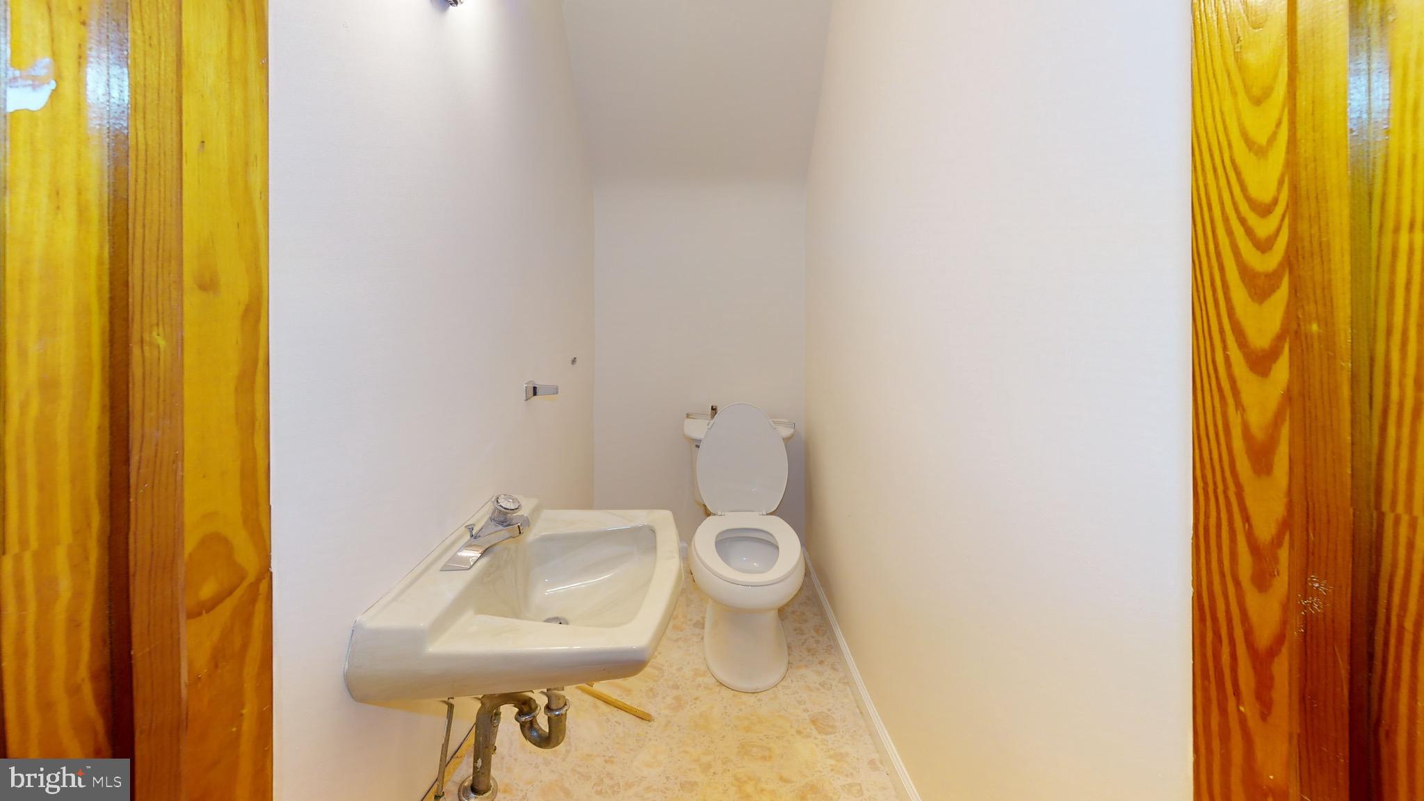 109 Clearview Road Hanover, PA 17331 - Photo 34 of 47 Top floor 1/2 bath