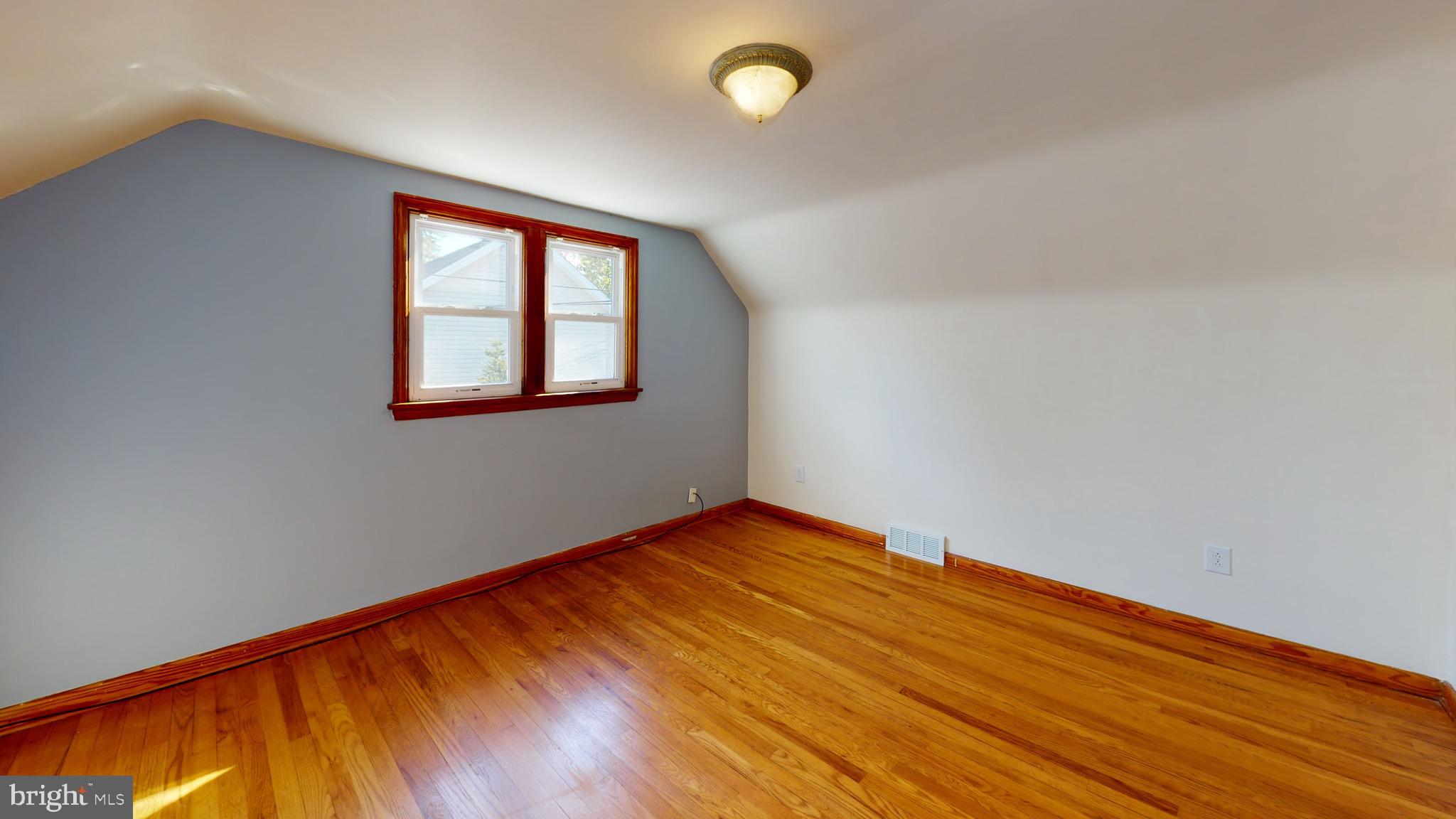 109 Clearview Road Hanover, PA 17331 - Photo 43 of 47 3rd bedroom top floor