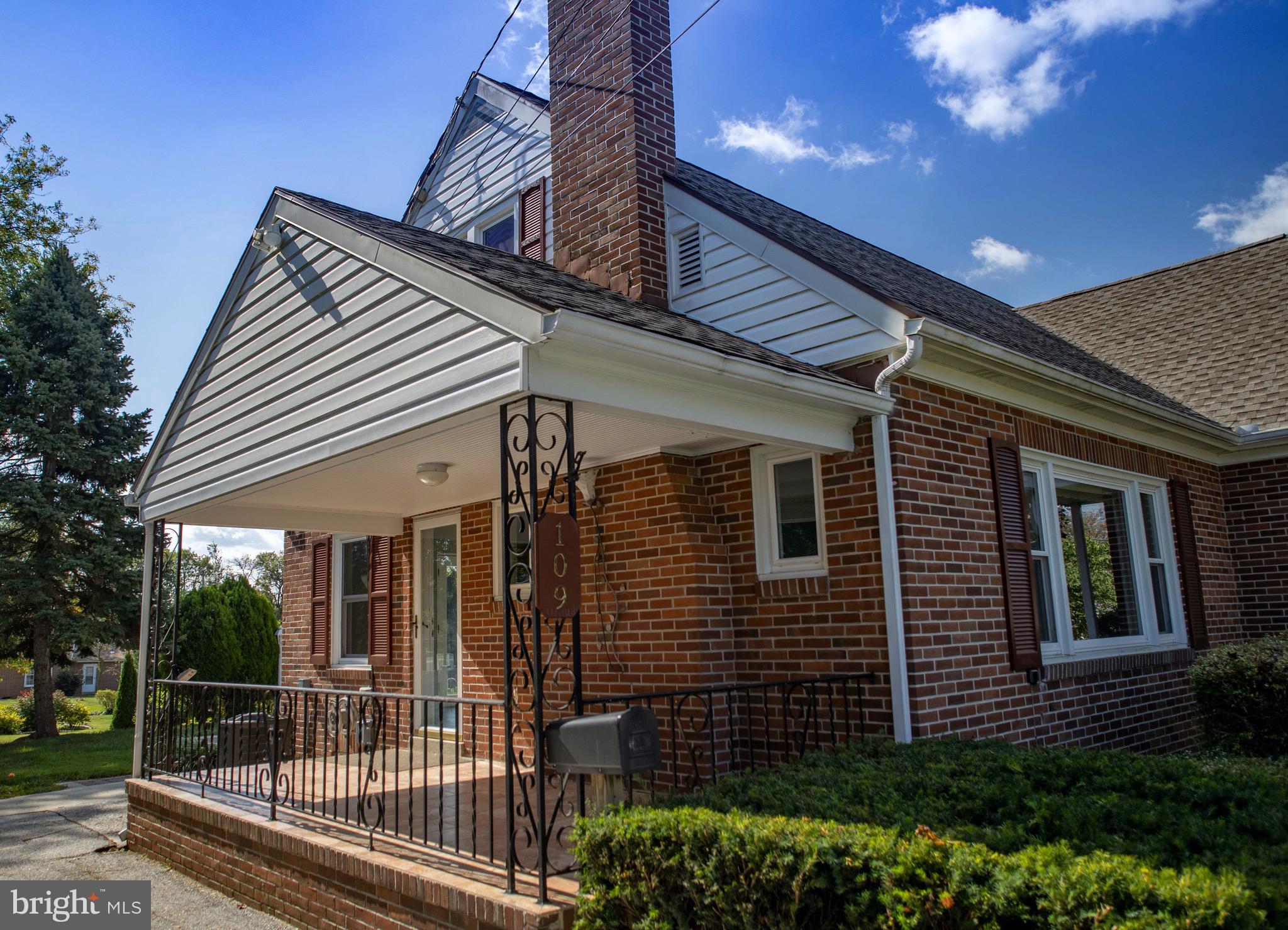 109 Clearview Road Hanover, PA 17331 - Photo 7 of 47 Side porch