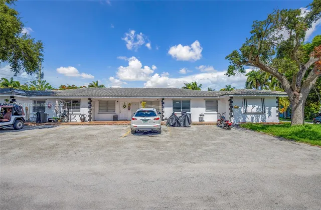 $1,199,000 | 213 Southeast Park Street, Dania Beach, FL 33004