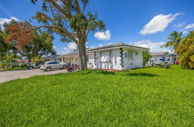 $1,199,000 | 213 Southeast Park Street, Dania Beach, FL 33004