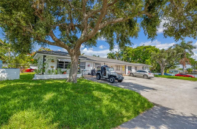 $1,199,000 | 213 Southeast Park Street, Dania Beach, FL 33004