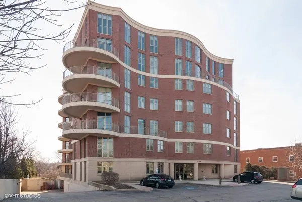 $6,950 | 520 South Washington Street, Unit 604, Naperville, IL 60540