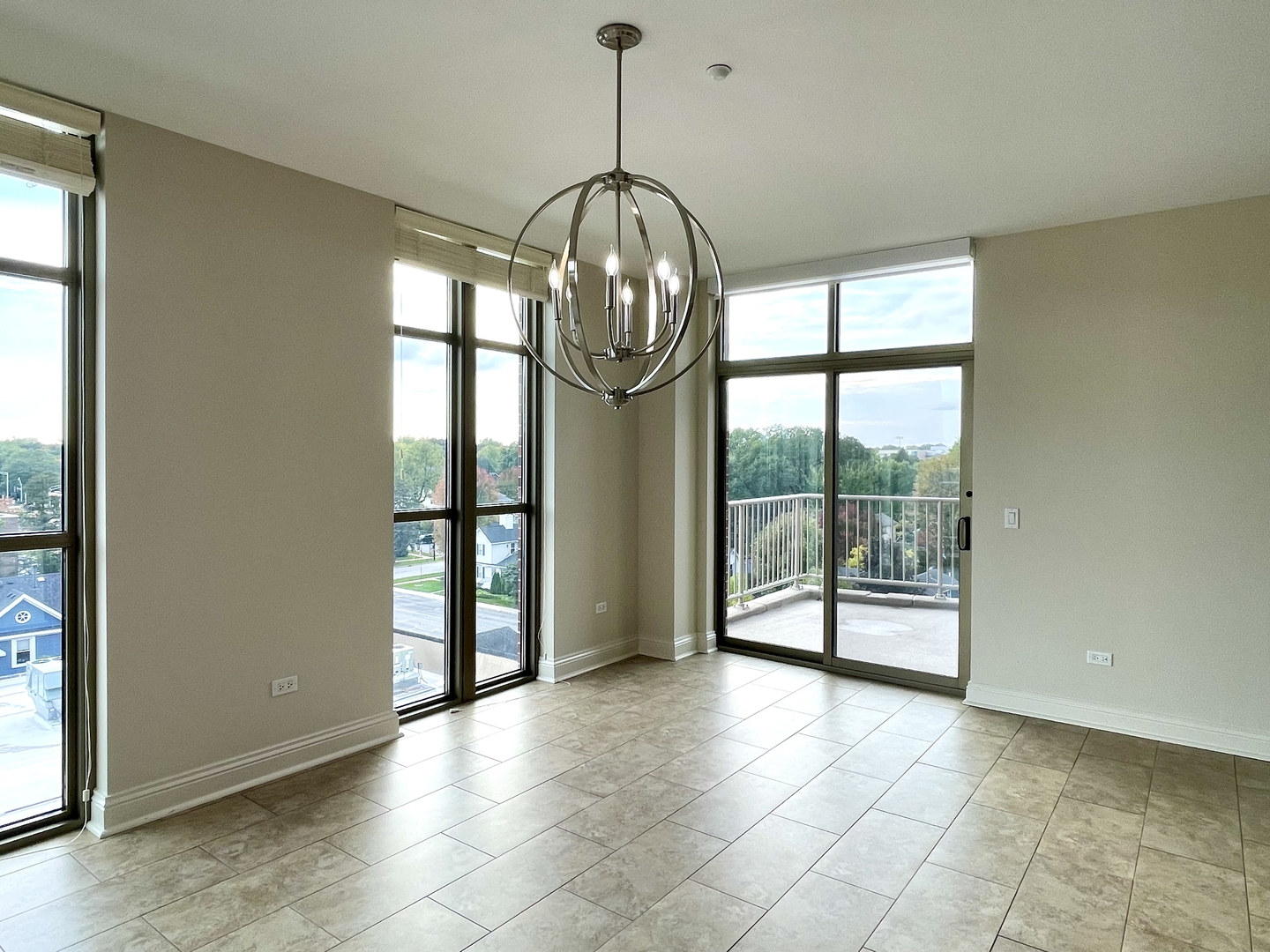 520 South Washington Street, Unit 604 Naperville, IL 60540 - Photo 7 of 32