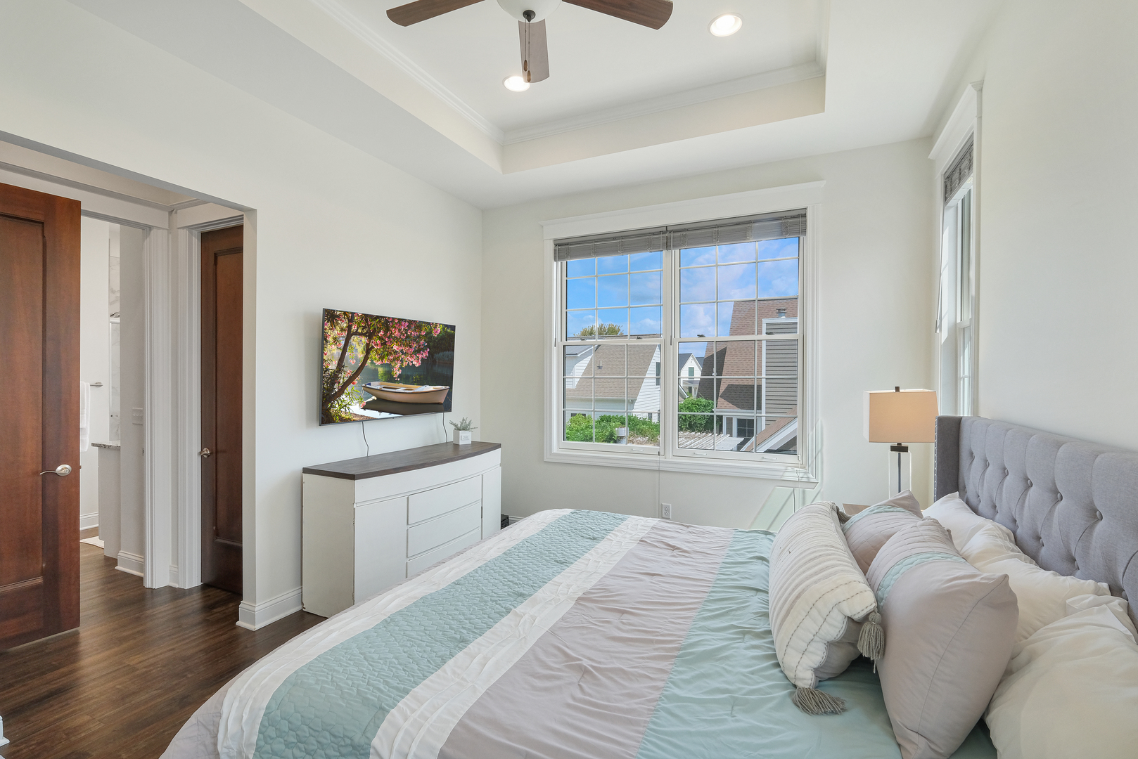 8 Port Place Ottawa, IL 61350 - Photo 11 of 35 a bedroom with a bed and a window