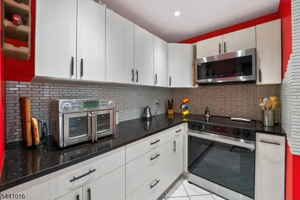 $2,450 | 78 Mayfield Road, Bedminster, NJ 07921