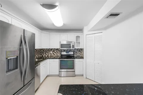 $665,000 | 9273 Collins Avenue, Unit 408, Surfside, FL 33154