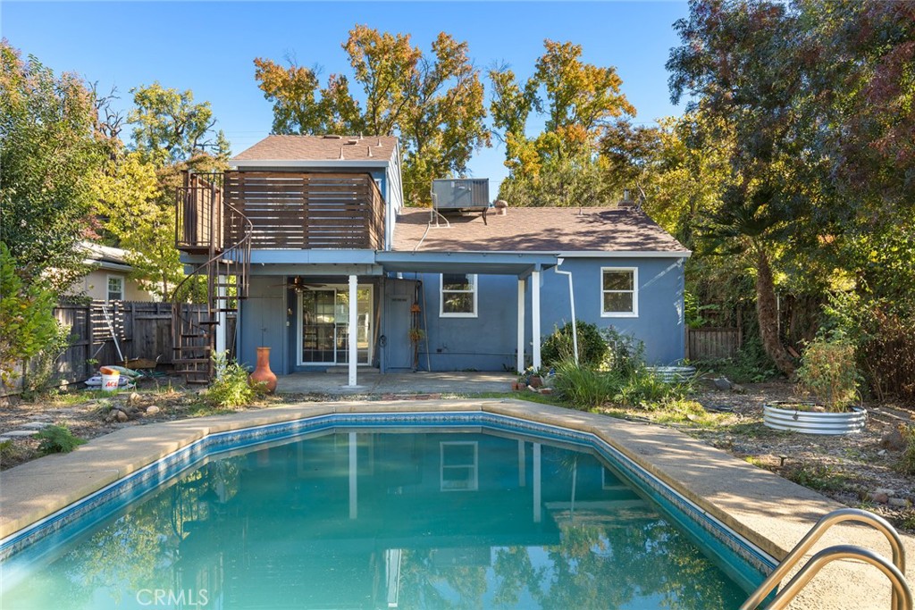 1617 Arcadian Avenue Chico, CA 95926 - Photo 27 of 34 a front view of a house with garden